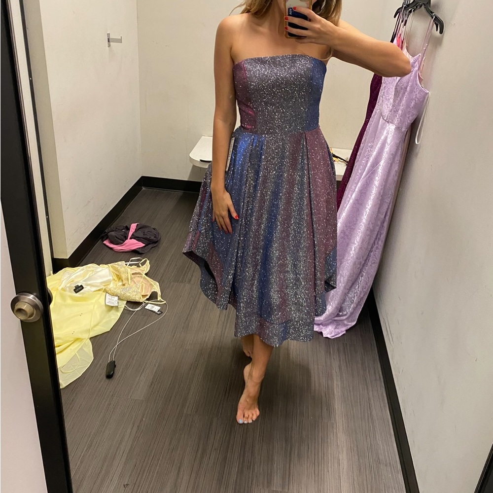 Elegant Strapless Glitter Dress